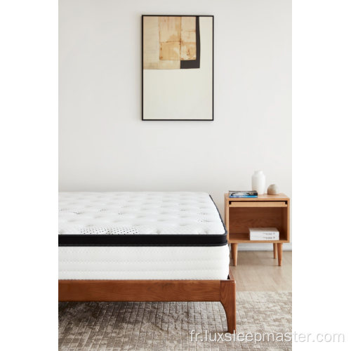 Matelas à ressorts en mousse à mémoire de forme dans une boîte